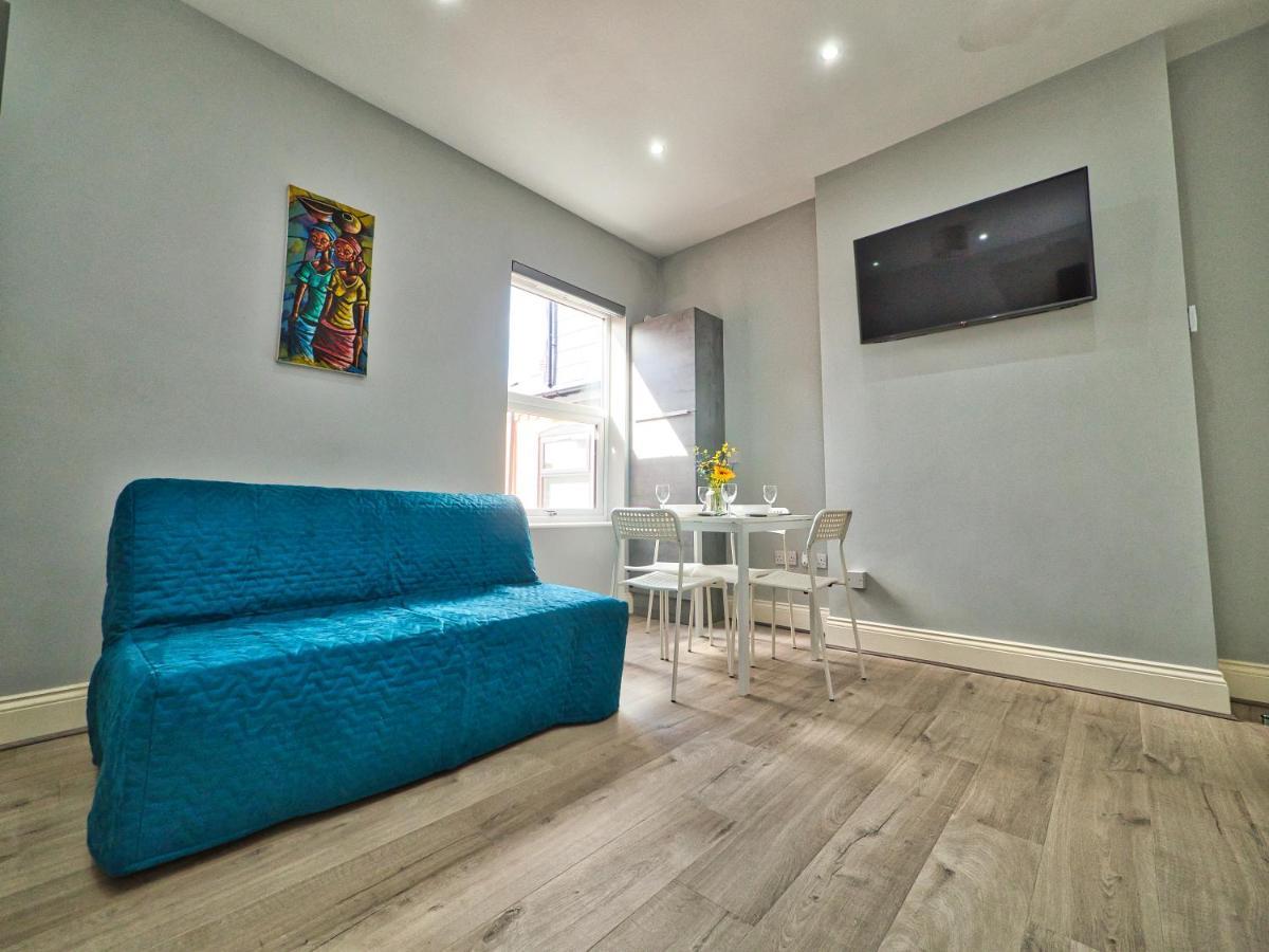 Stunning Property Fully Refurbished バーミンガム エクステリア 写真