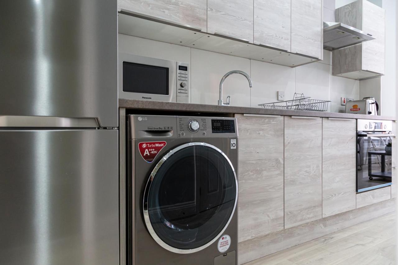 Stunning Property Fully Refurbished バーミンガム エクステリア 写真