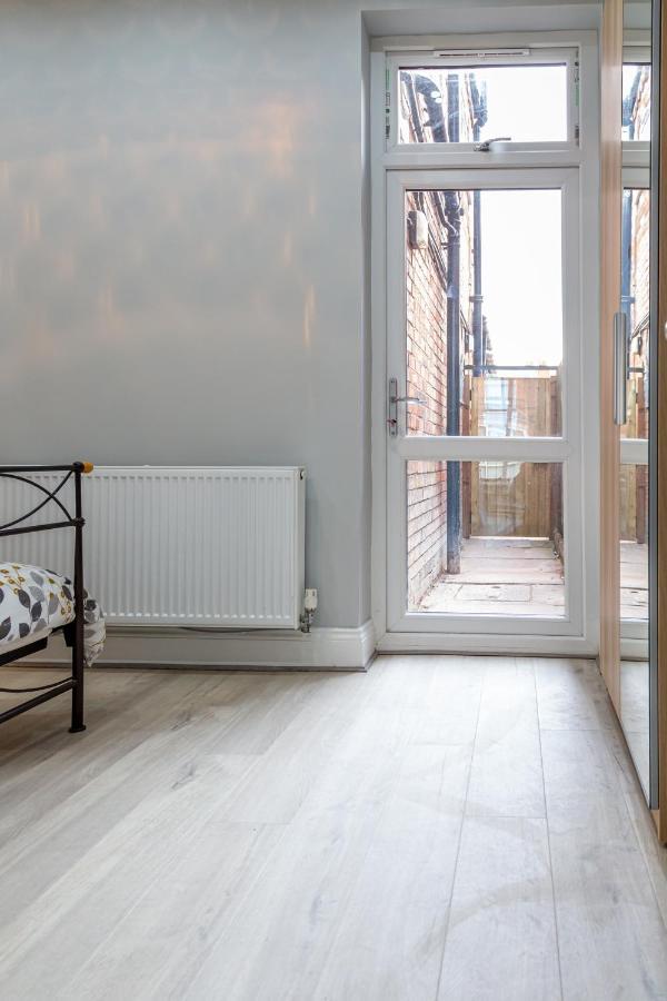 Stunning Property Fully Refurbished バーミンガム エクステリア 写真