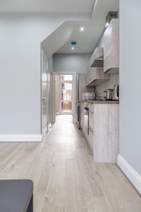 Stunning Property Fully Refurbished バーミンガム エクステリア 写真