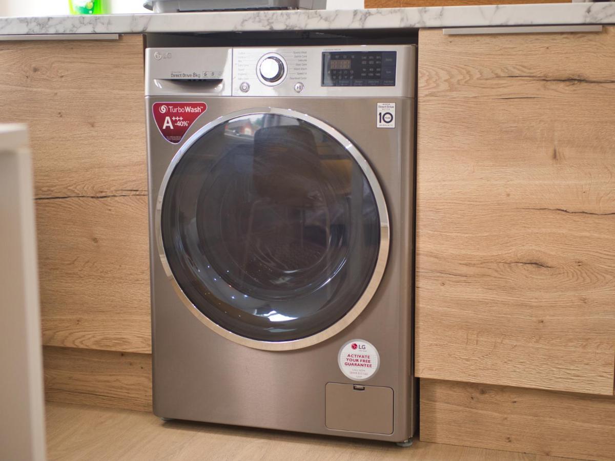 Stunning Property Fully Refurbished バーミンガム エクステリア 写真